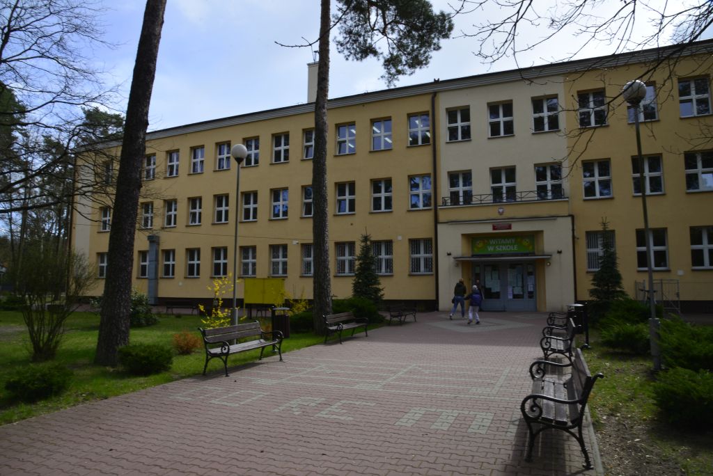 Szkoła Podstawowa Nr 2 Chełmno Szkoły podstawowe – publiczne | Konstancin-Jeziorna